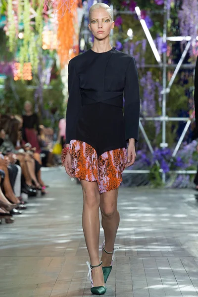 Look 2
